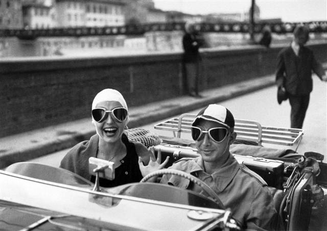 FLORENCE-Ruth-Orkin-CoupleinMG_grid-8x2 Ruth Orkin's iconic Florence street photography from Italy trip