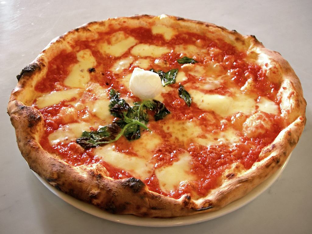 pizza margherita neapolitan italy