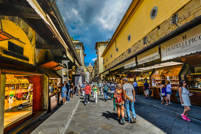 Ponte Vecchio, Florence Travel Guide - Tour Italy Now