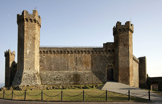 siena-italy-travel-guide-montalcino-Fortezza-ramparts-fortress