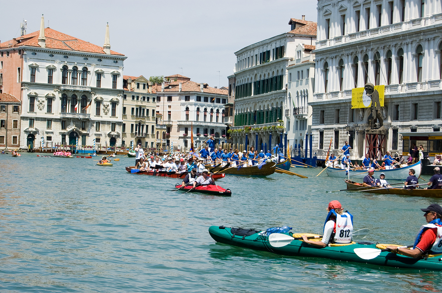 Kayaking on Venice Grand Canal on an Italy vacation tour