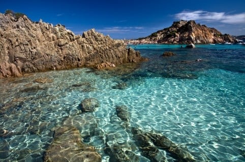 Sardinia crystal-clear sea ideal for an Italy vacation package