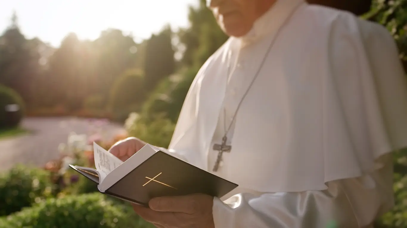 Meet-the-new-Pope-Leo-XIV-by-Tour-Italy-Now